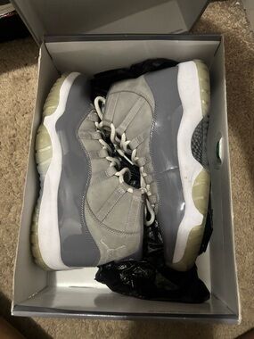 Jordan 11 Retro 'Cool Grey' Sneakers - Grey White